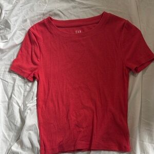 GAP Women's Scarlet Short Sleeve Tee